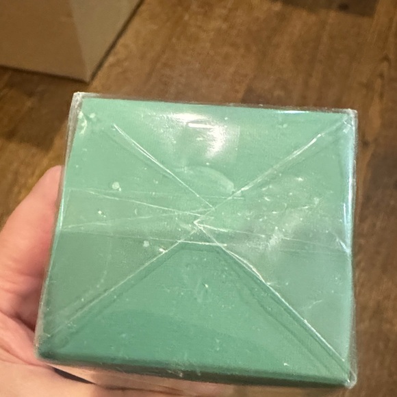 La Mer Exfoliating Lotion in Green Packaging - Picture 7 of 15